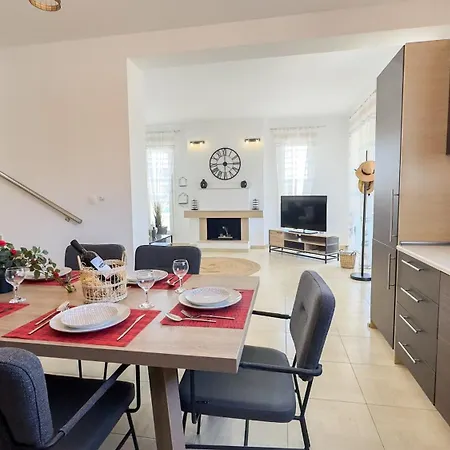 Villa Ismini Luxury *